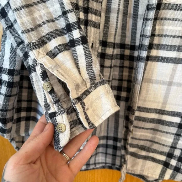 American Eagle Ahh-Mazingly Soft Flannel Shirt Boyfriend M, Black & White - EUC - Picture 11 of 14